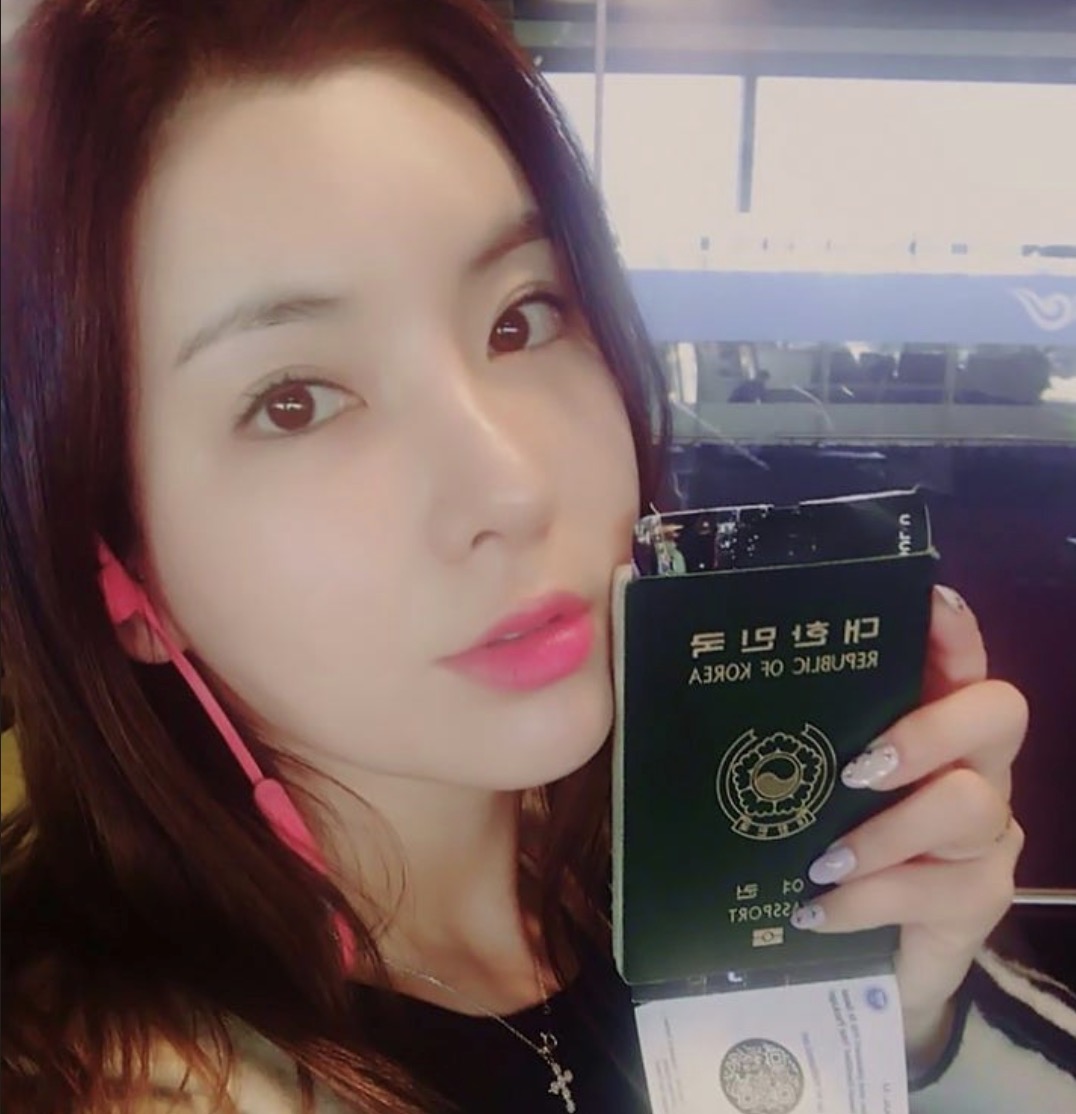 Thvxrm's tweet photo. 일단 고객님은 개존예고~개웃기세요 https://t.co/J2jEEreOnw