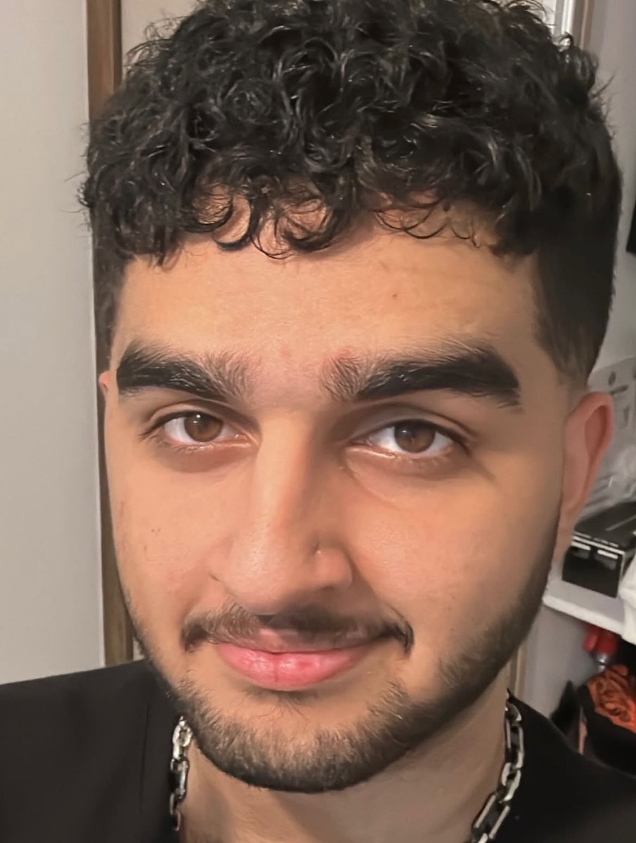 Hichkas tweet media