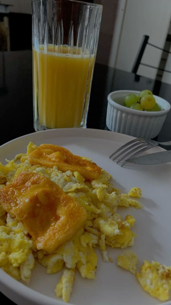 tamiofficial_'s tweet photo. Is this too light for dinner? https://t.co/37r4KKY2cy