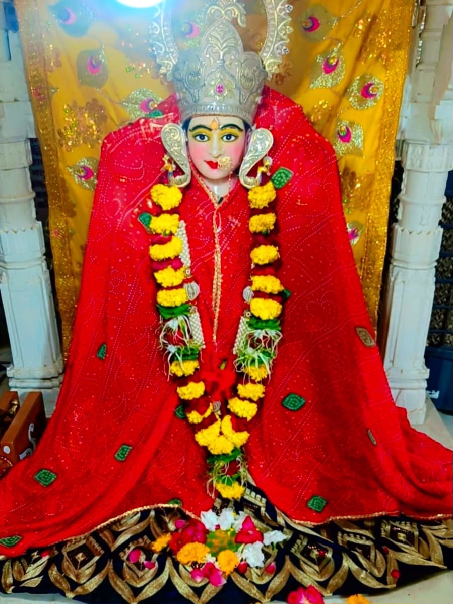 VaradaHanumanji's tweet photo. श्री हनुमानजी मन्दिर, वराड़ा
॥#जय_श्री_राम॥
🙏 श्रींगार दर्शन
गुरुवार, 30 जुलाई 2026
मारवाड़ी मो. सं. २०८३
श्रावण कृष्ण पक्ष, १ (प्रतिपदा)
Thursday, 30 Jul 2026
Shree Hanumanji Mandir, Varada
#WaradaHanumanji #Hanumanji #Varada #Hanuman #JayShreeRam #हनुमान #सिरोही #Warada https://t.co/25bSFI2wwE