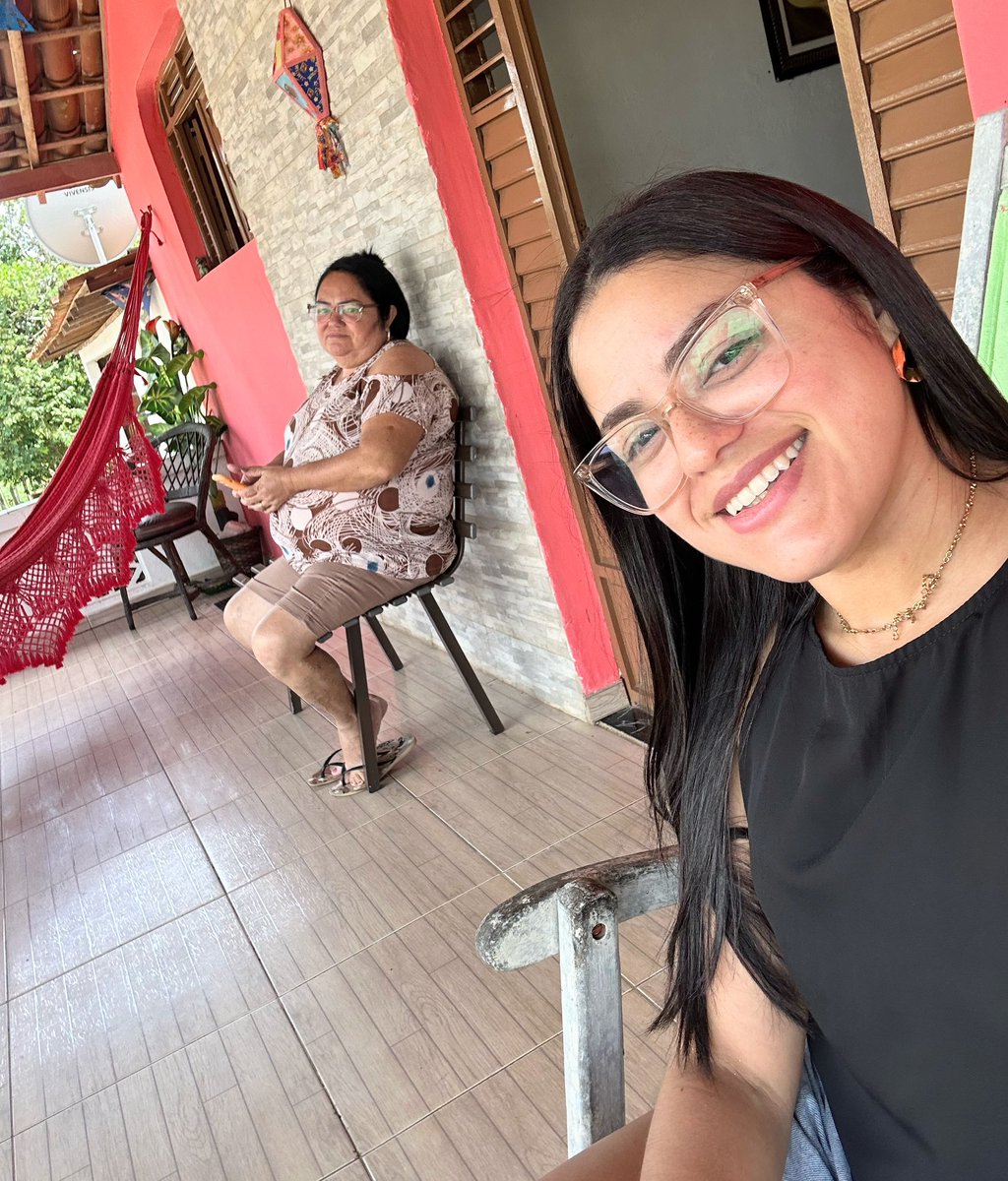 _alcionesousa's tweet photo. Feliz aniversário, Mainha! ❤️ Peço a Deus q me conceda o privilégio de celebrar mts aniversários ao seu lado, de te abraçar, ouvir a sua voz e nunca deixar de dzr o qt a senhora é importante para mim. A senhora foi o meu 1• amor, é o meu colo, a minha força e o meu porto seguro. https://t.co/zKostIw3TE