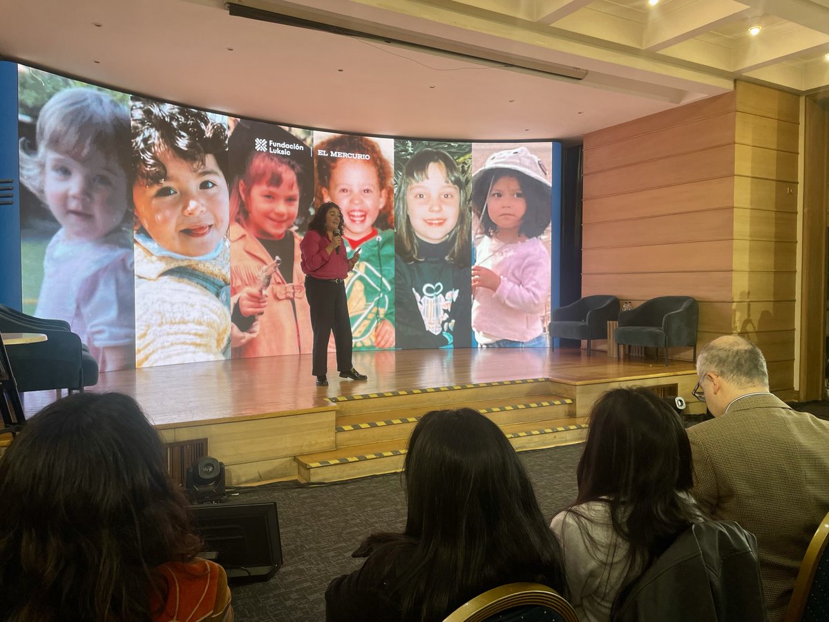 FundacionLuksic's tweet photo. “Hay una brecha de confianza en las niñas. A veces les cuesta levantar la mano o elegir una carrera donde son minoría. La diferencia en el futuro de una niña es que alguien creyó en ella… y que ella se atrevió a tomar esa oportunidad”, dijo Macarena Cea, gerente general de FL https://t.co/s1B7vFpz6p