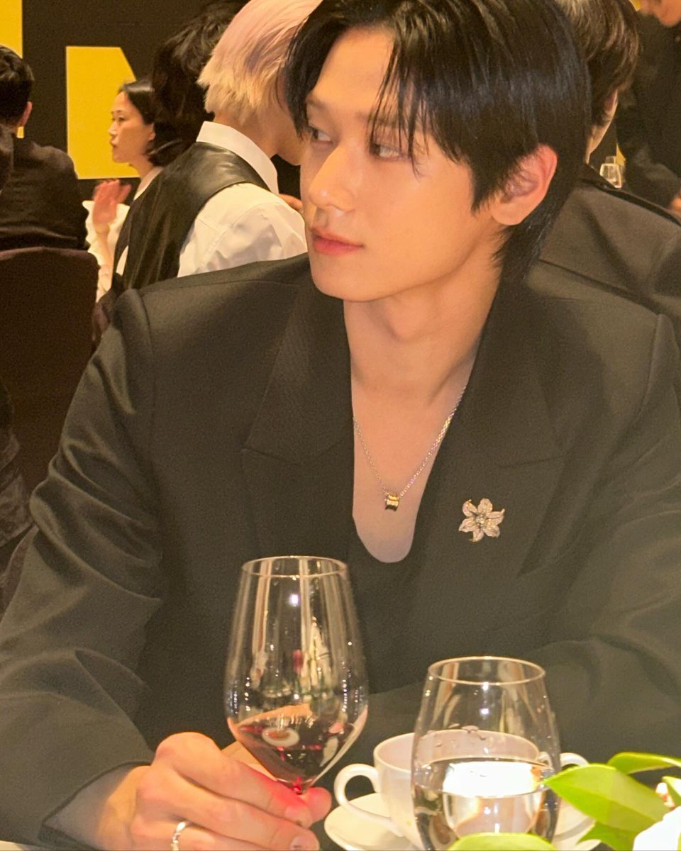 잉 tweet media
