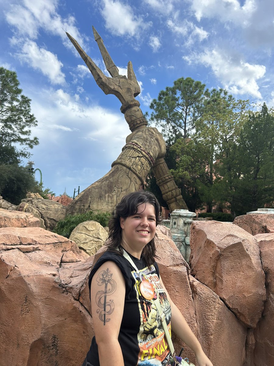 Cospayton's tweet photo. nobody loves her like @PetePepsi though who has the trident tattooed on his body. number one poseidons fury fan and nobody gets close https://t.co/Wd8AccYrxj