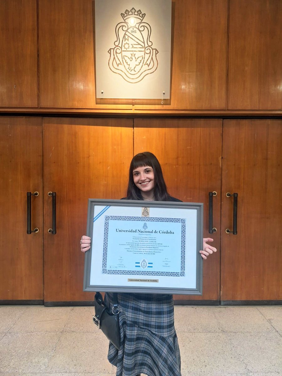 sol_lawler's tweet photo. Gracias, Universidad Pública.
Gracias, UNC. 🤍

¡Viva el periodismo! https://t.co/3iuJdRAQxn