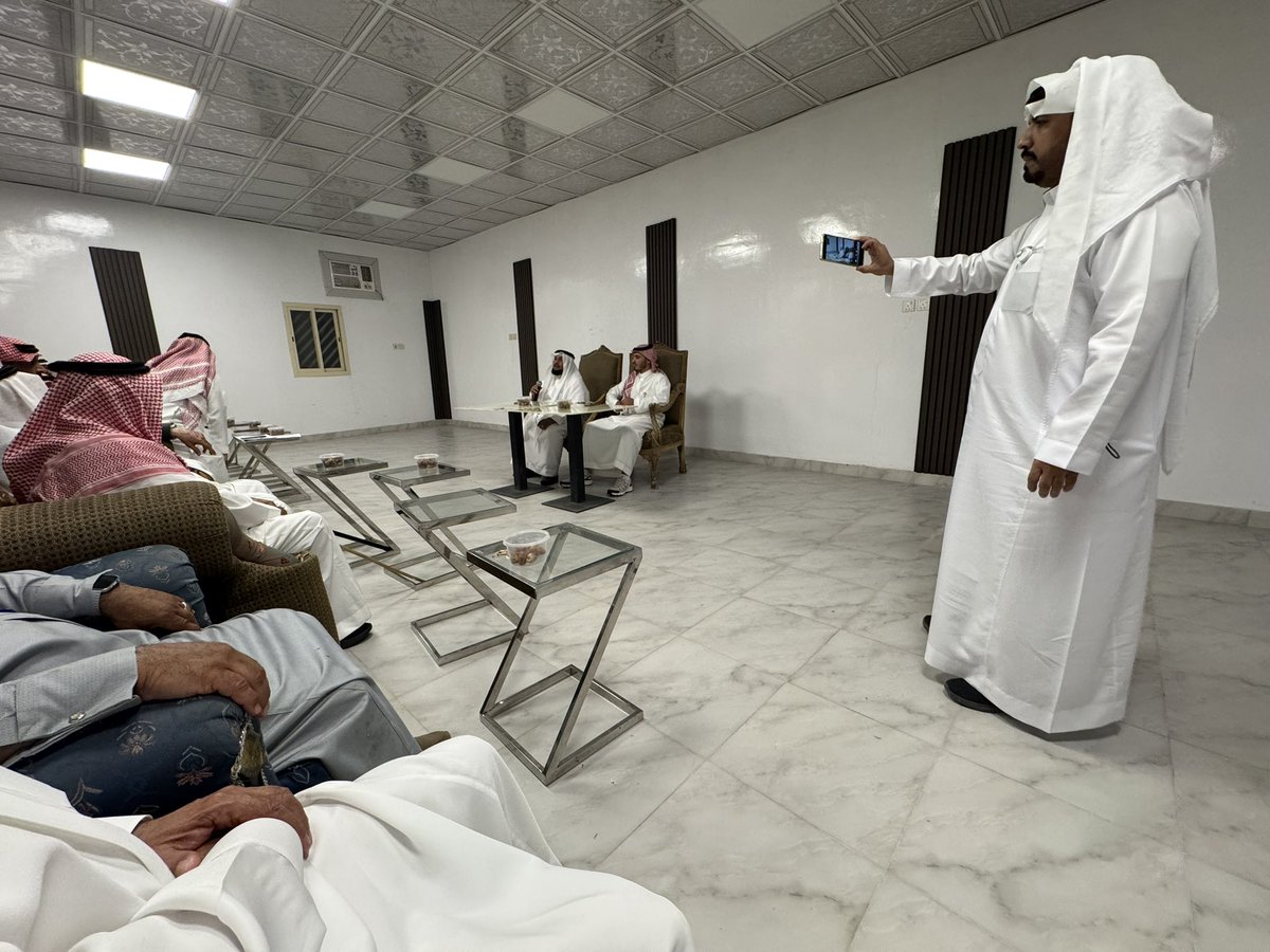 sdcAlmasgi's tweet photo. #يحدث_الآن 
بالتعاون مع لجنة تطوير قرية المسقي التراثية تم تنظيم إقامة ورشة عمل من قبل جمعية نجوم السياحية بمنطقة عسير بعنوان فن التعامل مع السائح والذي قدمها الدكتور رياض السديري. 
@TnmyhShaf https://t.co/YYLj0tFBgf
