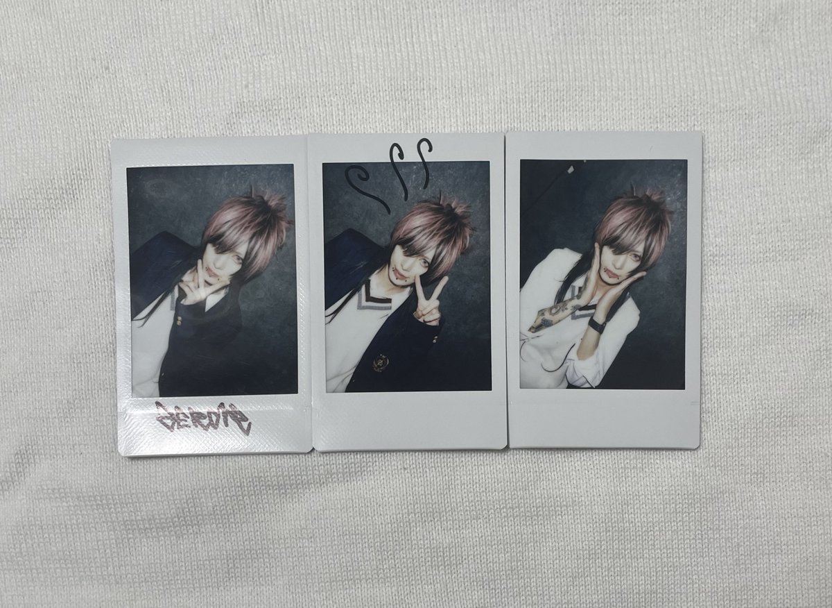 __melxO's tweet photo. 【お譲りします】
零[Hz]  ZEROHZ presents
limited LIVE-2026-「東京」
6/26 制服 当日チェキ

【譲】RYOGAさん、ROYさん、Leoさん、TEIKAさん、Rioさん

【求】書き込み有り1000円、書き込み無し500円

7/31、8月のライブ、インストでのお手渡し希望
お気軽にお声がけください。 https://t.co/n5yhCznjv4
