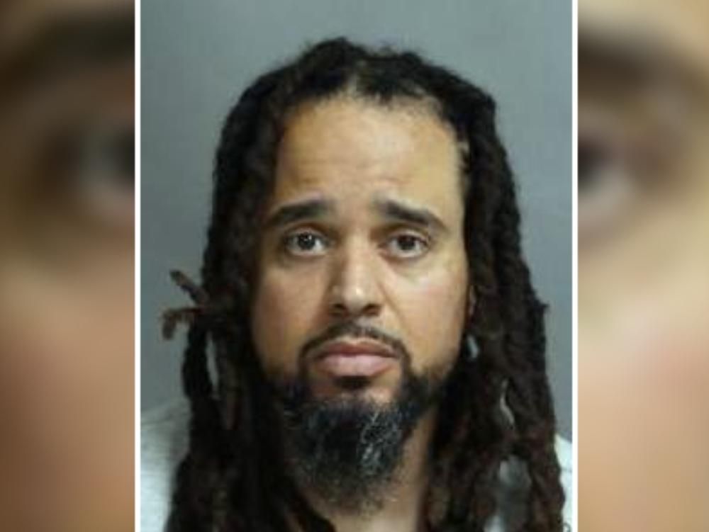 TheTorontoSun's tweet photo. HUNTER: Cops bust Hamilton man in 2006 Patrick Santos cold case murder https://t.co/WicbQLZspH https://t.co/eznvc4fXb3