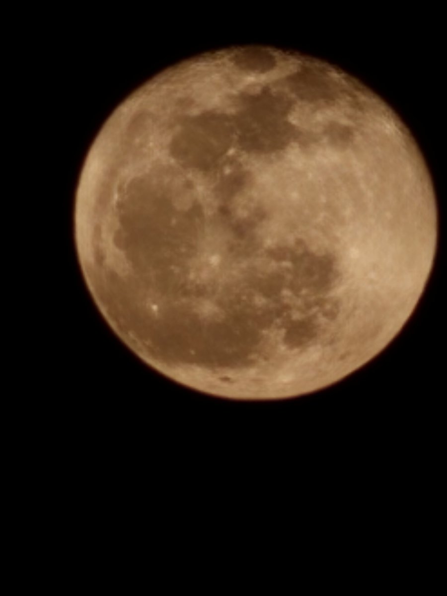 MaggyGatere's tweet photo. What a beauty! 🥹🌕❤️📸

#RutoWeweLazimaUendeNyumbani!
#Wantam https://t.co/SMn22hY3Lv