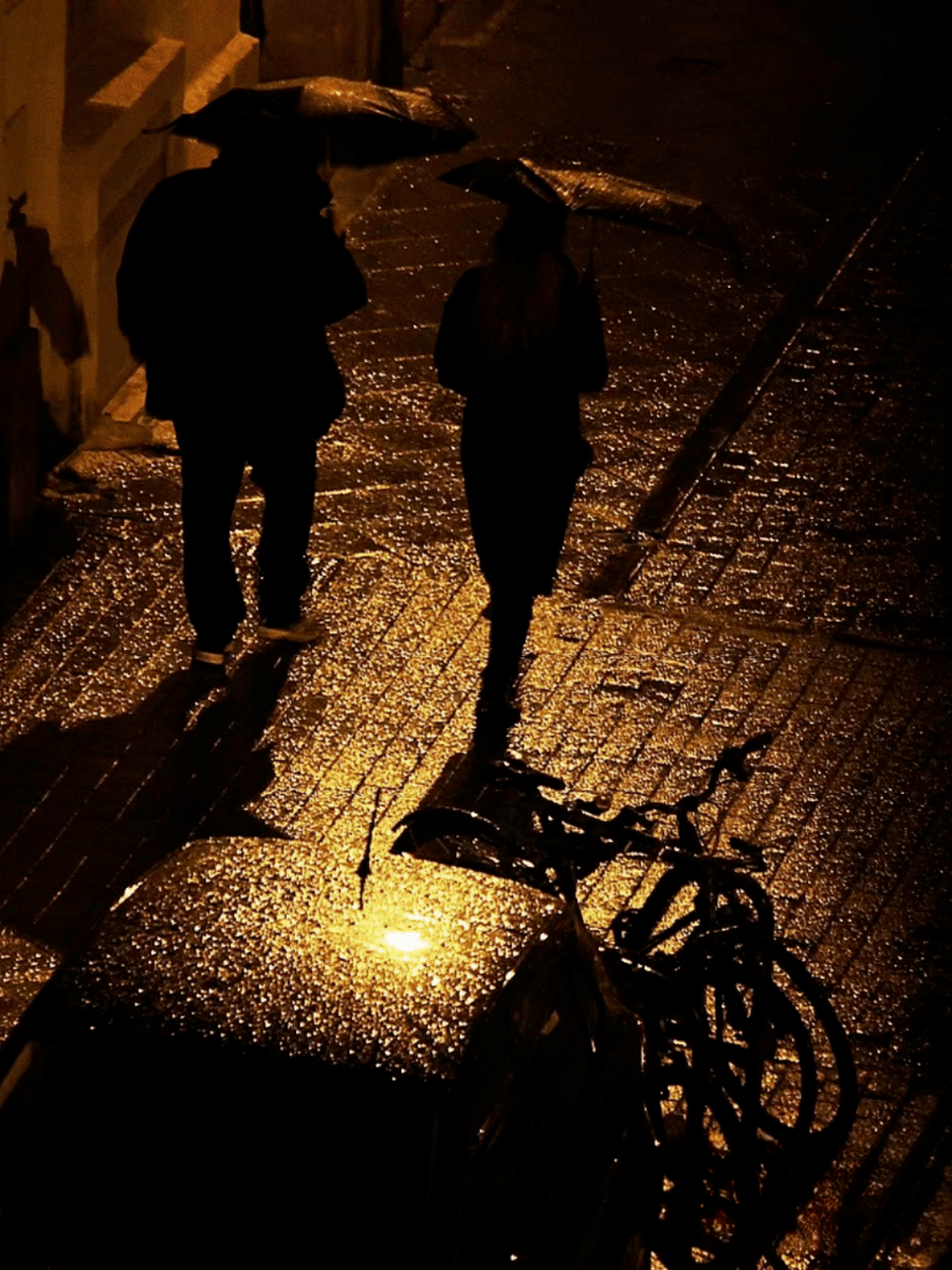 YurikoLago4ag's tweet photo. A stranger held the door open, smiled, and said “you’ve got this” when I was rushing to catch a rain-soaked bus today. Small acts make the hardest days feel lighter https://t.co/WBOlUj9jrE