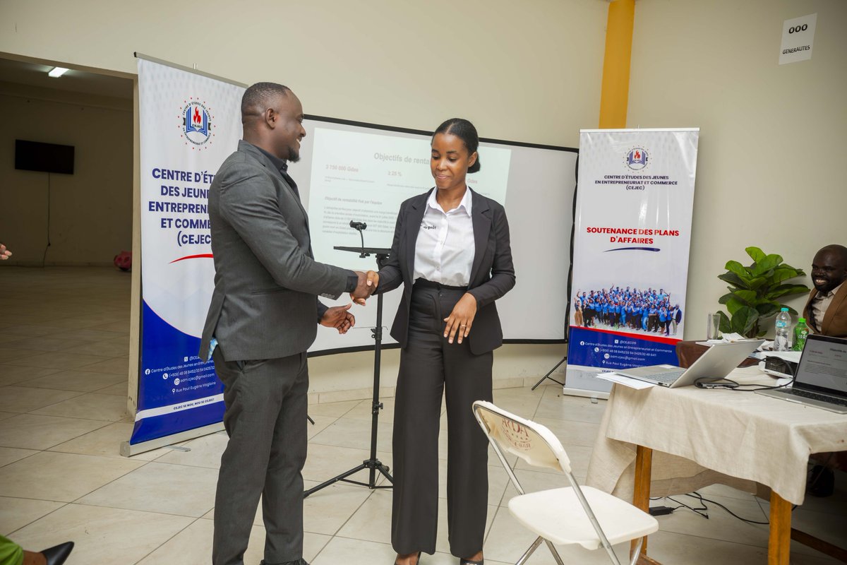 CEJEC019's tweet photo. Félicitations au groupe LE COIN DU GOÛT, composé de Mesdames Ernissiada R. SAINTUS ANÉAS, Chrislande JEAN, Stécie LABRANCHE YVELENTZ, Esther CELESTIN, ainsi que de Messieurs Dieumy BRUNY et Emerson JOSEPH. Ce groupe a soumis le meilleur plan d'affaires de la 10e promotion, dont Mme Esther CELESTIN est la lauréate de la soutenance avec une note de 90/100.
