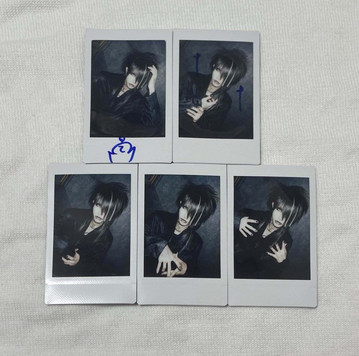__melxO's tweet photo. 【お譲りします】
零[Hz]  ZEROHZ presents
limited LIVE-2026-「東京」
7/8 黒服 当日チェキ

【譲】TEIKAさん、ROYさん、Leoさん、Rioさん

【求】書き込み有り1000円、書き込み無し500円

7/31、8月のライブ、インストでのお手渡し希望
お気軽にお声がけください。 https://t.co/UdU7Xlj3LQ