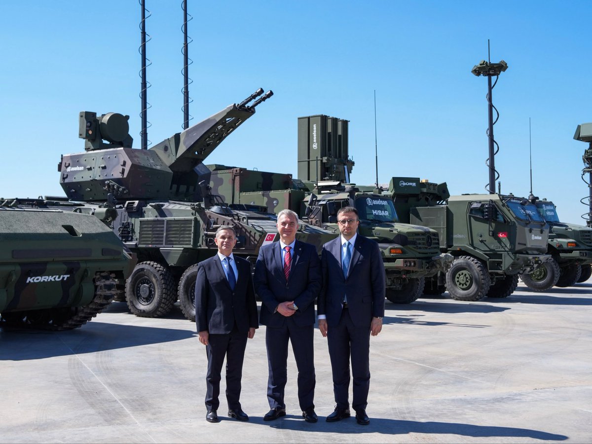 Defence_Turk's tweet photo. 🛡️🇲🇩Moldova Başbakan Yardımcısı ve Savunma Bakanı'ndan 🇹🇷ASELSAN'a ziyaret

🔸ASELSAN Genel Müdürü Ahmet Akyol: "Moldova Başbakan Yardımcısı Sayın Eugen Osmochescu ve Savunma Bakanı Sayın Anatolie Nosatîi’yi ASELSAN’da ağırladık. Görüşmemizde, dost ülke Moldova’nın savunma kabiliyetlerinin artırılmasına sunabileceğimiz katkıları ve iş birliği fırsatlarımızı ele aldık."
📎@aselsan
