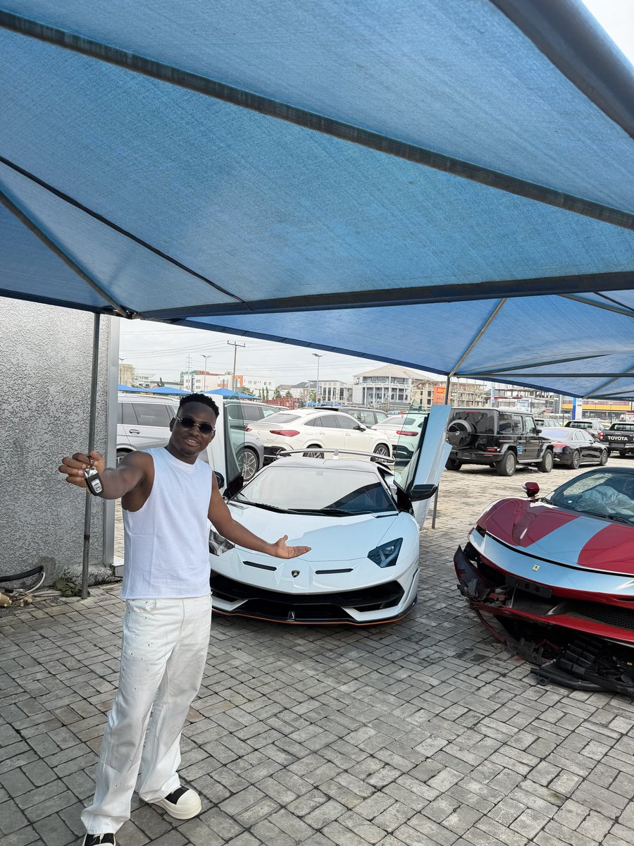 Jeffforex_'s tweet photo. I crashed my Ferrari SF90 so I bought a new SVJ Roadster ! 

From a boy who started from a bedroom trading $50 forex account to a boy with the rarest SVJ in Nigeria! 

This is a win to us -forex family ! 🥂 https://t.co/KrzVW0EOcF