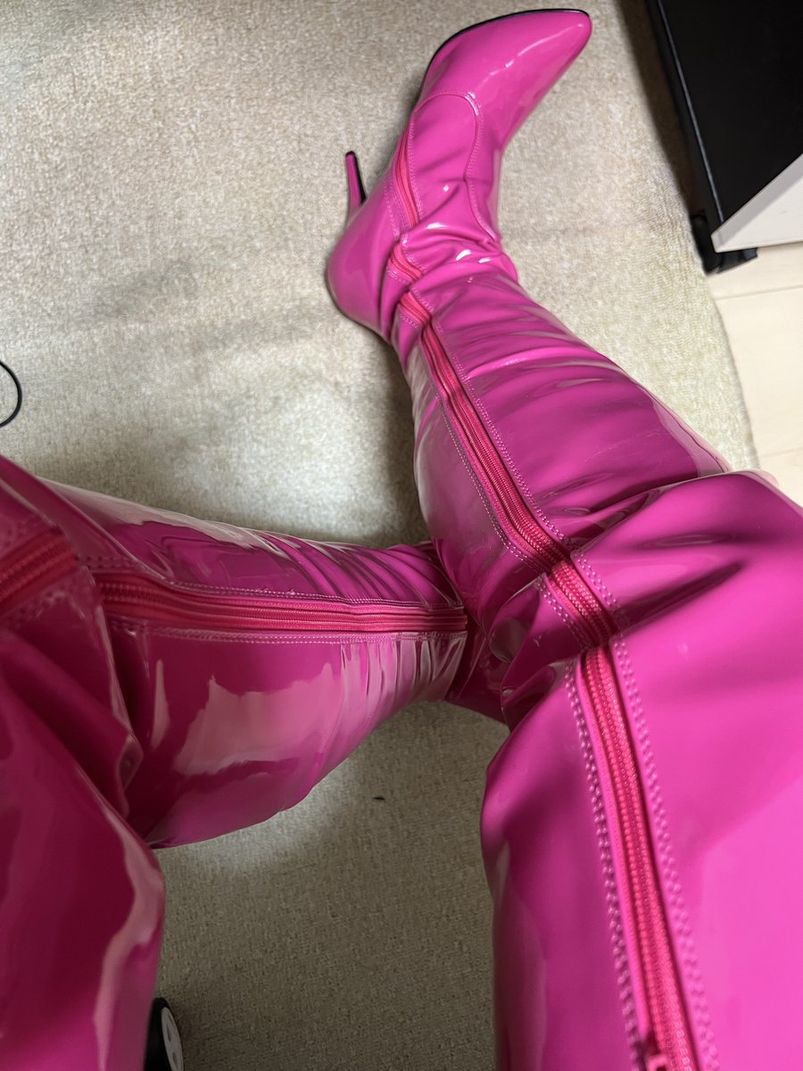 t_bootscrush's tweet photo. ブーツは毎日履いてますw画像アップしないだけでw
 #ブーツ
 #boots https://t.co/eK7mvjbGjC