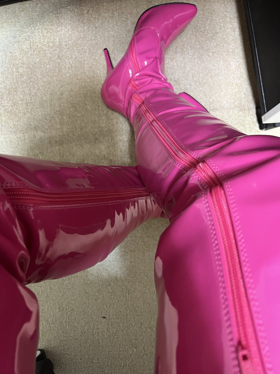 t_bootscrush's tweet photo. ブーツは毎日履いてますw画像アップしないだけでw
 #ブーツ
 #boots https://t.co/eK7mvjbGjC