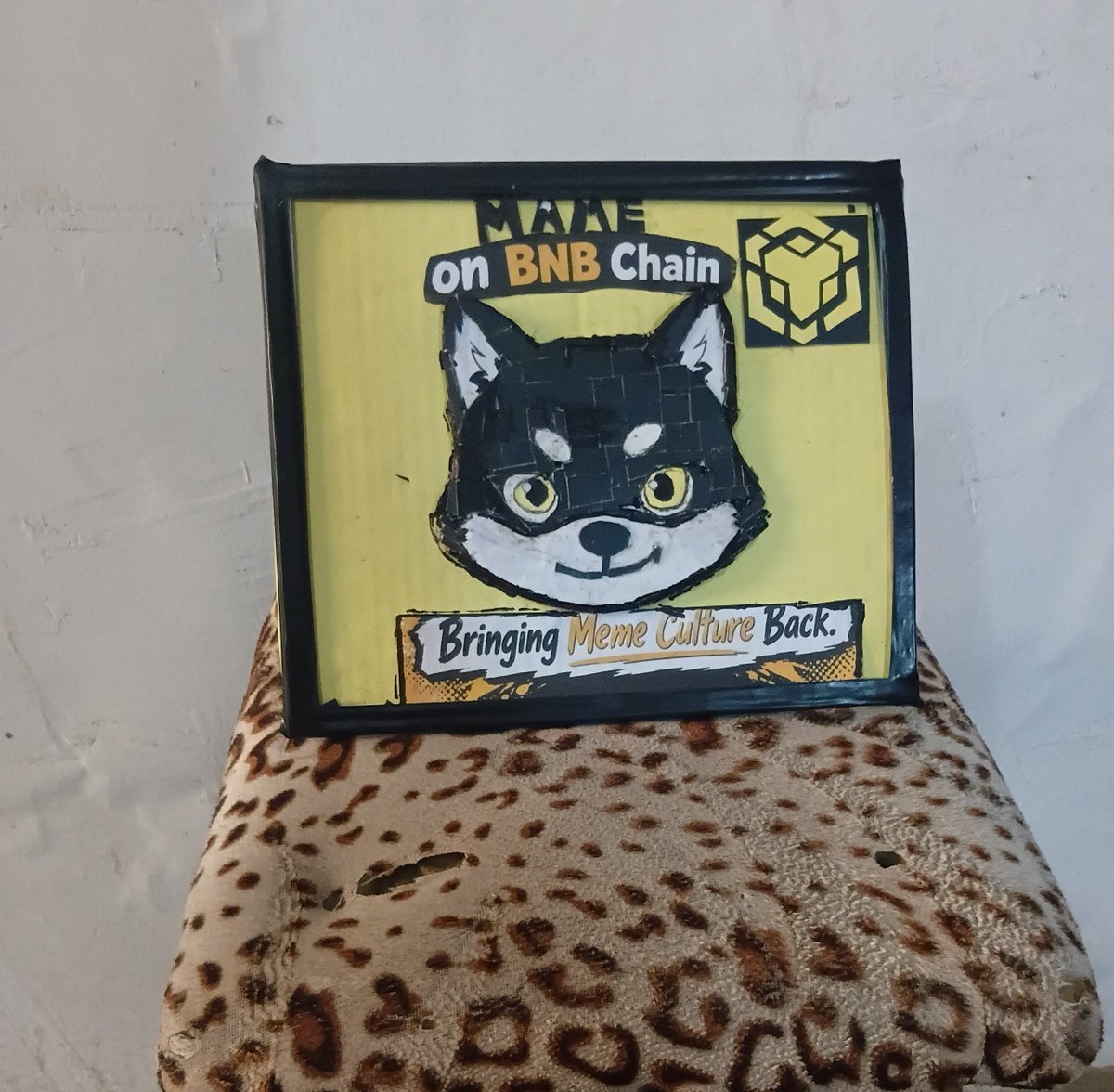 Lumah_one's tweet photo. These past few days have been truly MAMEmorable for me. 💛

I poured my creativity into bringing my vision of MAME on BNB to life through this  cardboard mosaic artwork. I hope you all enjoy it as much as I enjoyed creating it.

#MAMECreativeChallenge
#SaveMemeCulture
@mamebnb 
@BNBCHAIN 
@Tomilala_ 
@Dav1d_3 
@OloladeFat46081