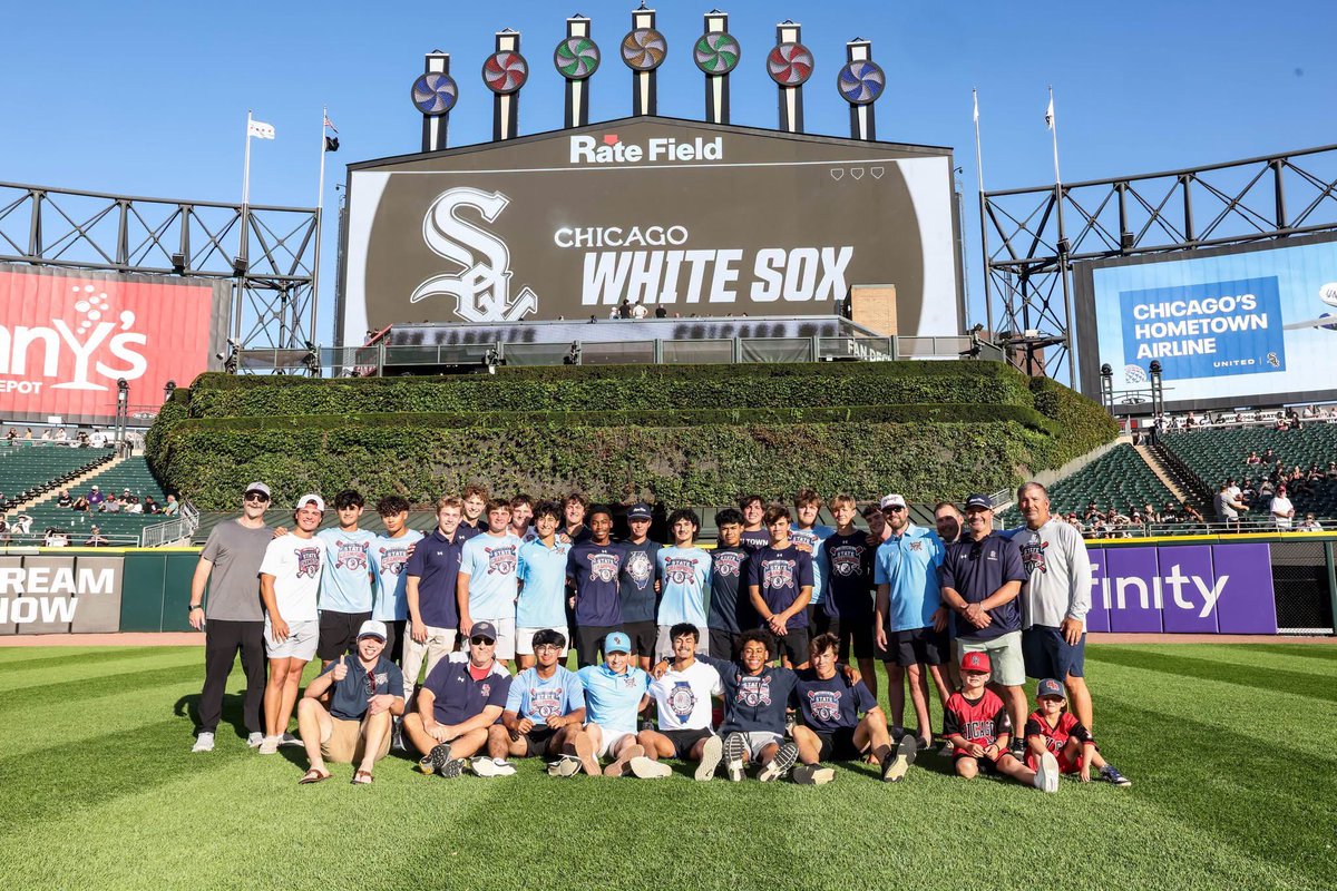StRitaHS's tweet photo. A huge thank you to Jerry Reinsdorf and the Chicago White Sox for recognizing St. Rita Baseball on winning its first-ever IHSA State Championship in program history at yesterday’s game! ⚾️🏆
#strita #stritaofcascia #SRBaseball https://t.co/Q9bhP0LB1k