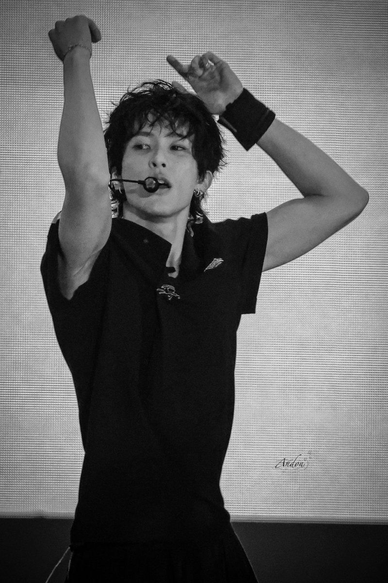ri3kitty's tweet photo. black and white https://t.co/TgunKEkI9Y