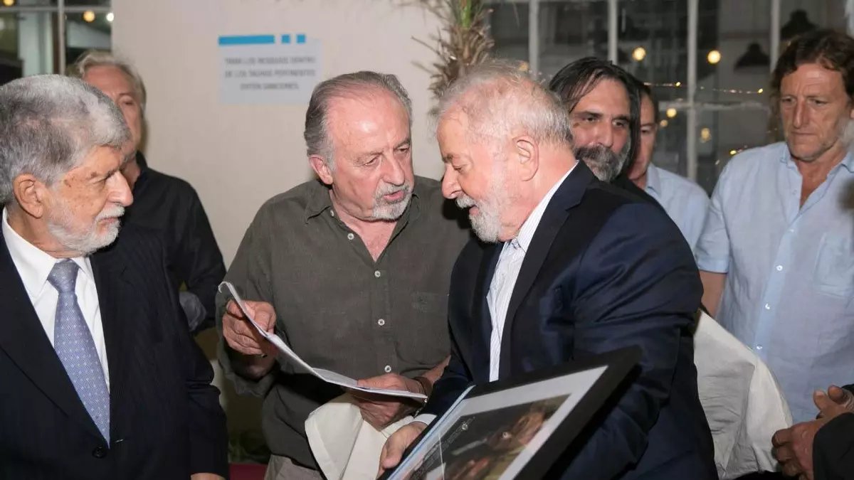 CTAok's tweet photo. ✒️ CARTA DE YASKY A LULA

El Secretario General de la CTA-T, Diputado Nacional e Integrante de la Comisión parlamentaria de amistad con Brasil, se solidarizó con el presidente de la República Federativa del Brasil, Luiz Inácio Lula da Silva, frente a las manifestaciones de odio por parte del presidente de la República Argentina, Javier Milei.

https://t.co/v9VbGspj7V