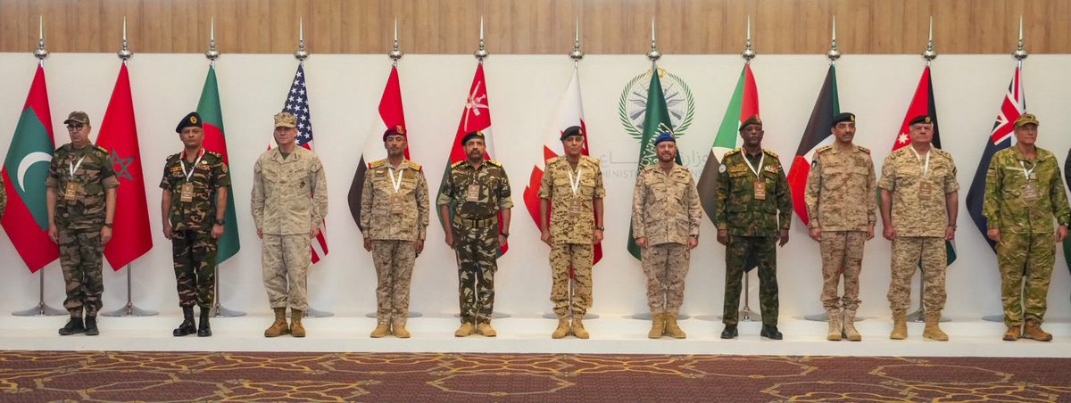 7Essm's tweet photo. تشكيلة كأس العالم 
المستضيف اليمن 
تحالف البعران https://t.co/T4nrbGzKVa