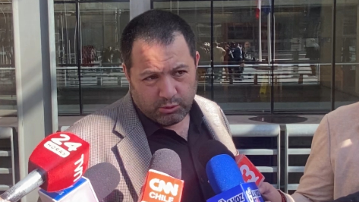 Cooperativa's tweet photo. "Clark es un mentiroso": Hincha de la U en la formalización por Caso Sartor https://t.co/2l4rzFXdas https://t.co/4Zy6q1hsUw