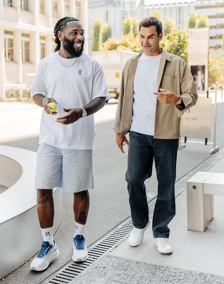ThatPhCityboy7G's tweet photo. BURNA BOY AND ROGER FEDERER. 📸🎾 https://t.co/TsYzt0jvcM