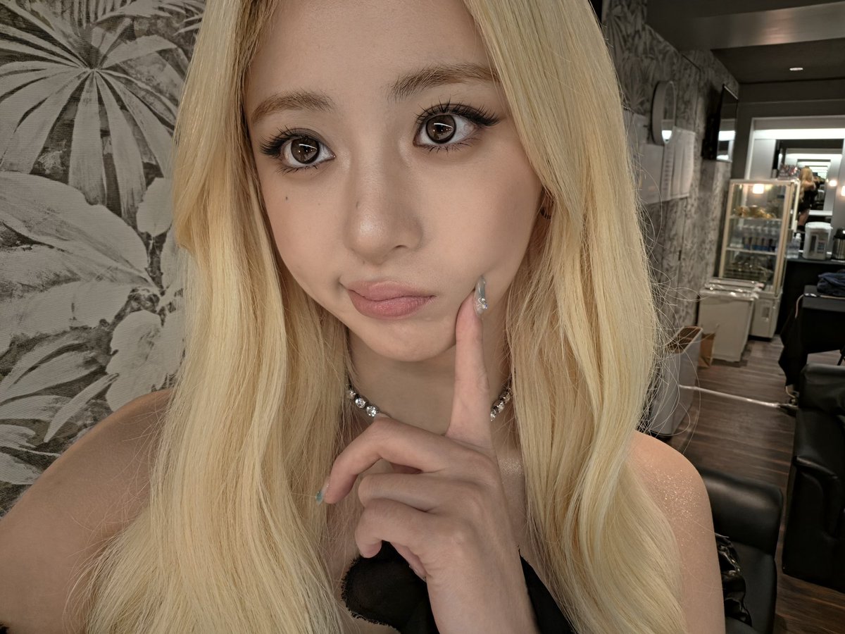 jenaissante's tweet photo. blonde jen you’re so loved https://t.co/WdPajW28sY