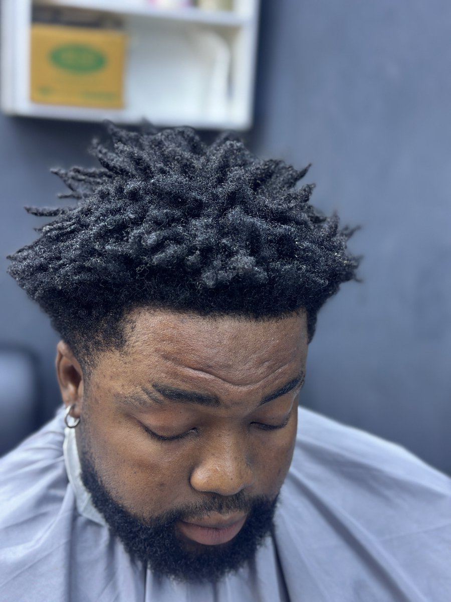 peculiarcutz's tweet photo. Taper fade🔥 https://t.co/MLMM7VY7w7