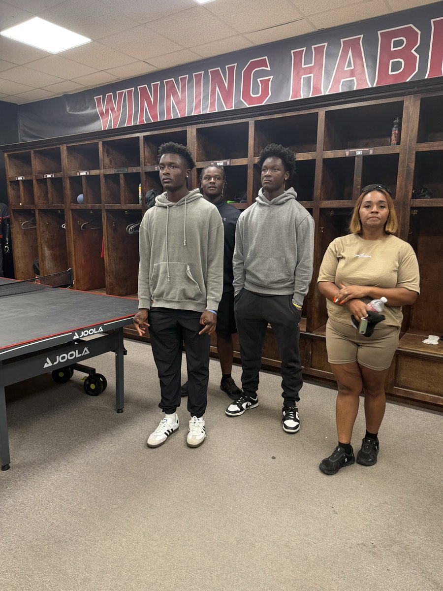 zuistech's tweet photo. After a great talk with @Coach_Gill99 @michael_bianco1 I am blessed to receive my first offer from Mississippi Delta Community College #GoTrojans🖤❤️⚾️ https://t.co/1YC8f5j6wb