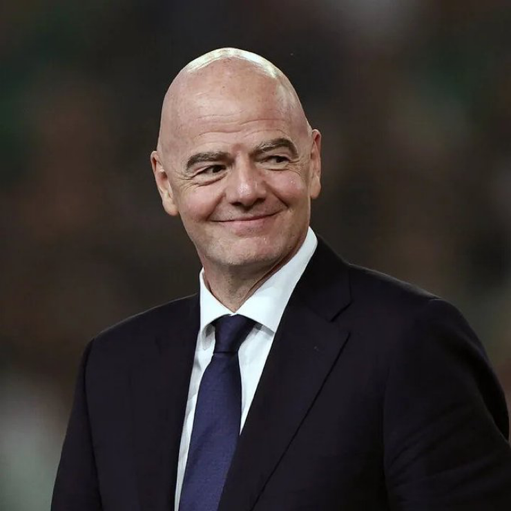 centregoals's tweet photo. 🚨🚨| BREAKING: UEFA already has contingency plans to stage its own 𝐑𝐈𝐕𝐀𝐋 𝐖𝐎𝐑𝐋𝐃 𝐂𝐔𝐏 amid the FIFA standoff. 🌍⚽

The 'Global Nations League' format — seven tiered mini-World Cups across 56 nations — was conceived in 2017 but never activated.

[@RobHarris] https://t.co/KOHEzCXZwA