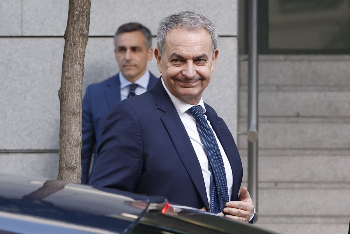 Liberaldig's tweet photo. 57 cuentas bancarias tiene Zapatero y su entorno ¡57!

Menudo sinvergüenza https://t.co/X7MAX8W536