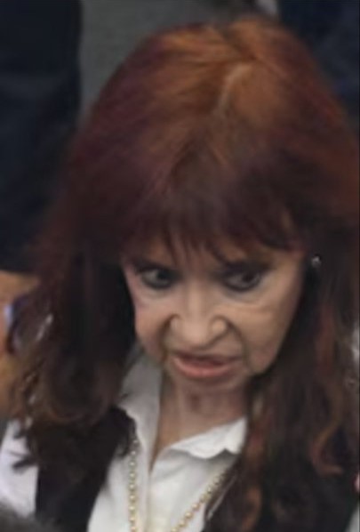 D10S_ARGENTINA's tweet photo. @osvagoya Les va a hacer caras aterradoras a ver si los puede obligar @CFKArgentina ... JAJAJAJAJAJ
Posta que es un orto la vieja. https://t.co/yUDd0m8W9Q