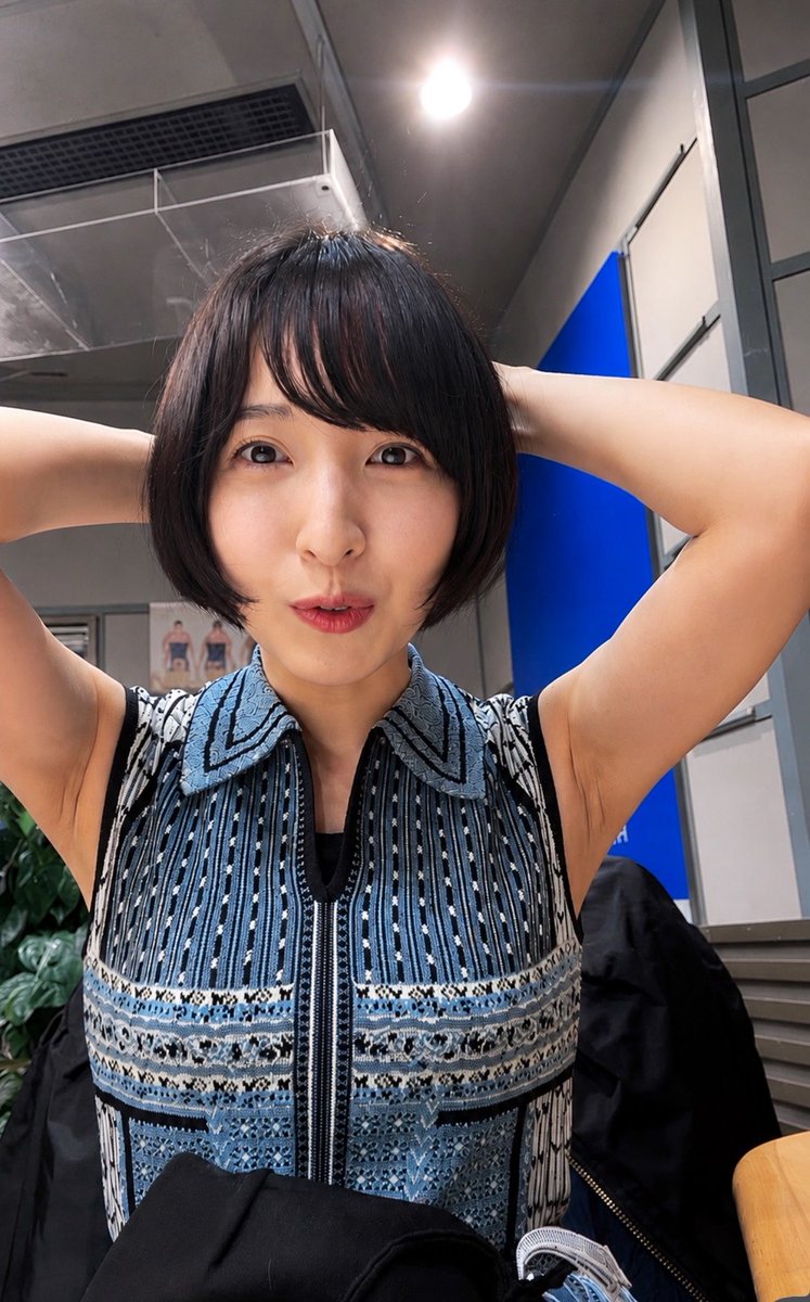 yami_ooo77's tweet photo. 佐倉綾音のこのポーズで無意識に見せてくれる感じがまた良いんだよね…
収録終わりで良い感じに匂いそう💦 https://t.co/0rJoc1FdkH