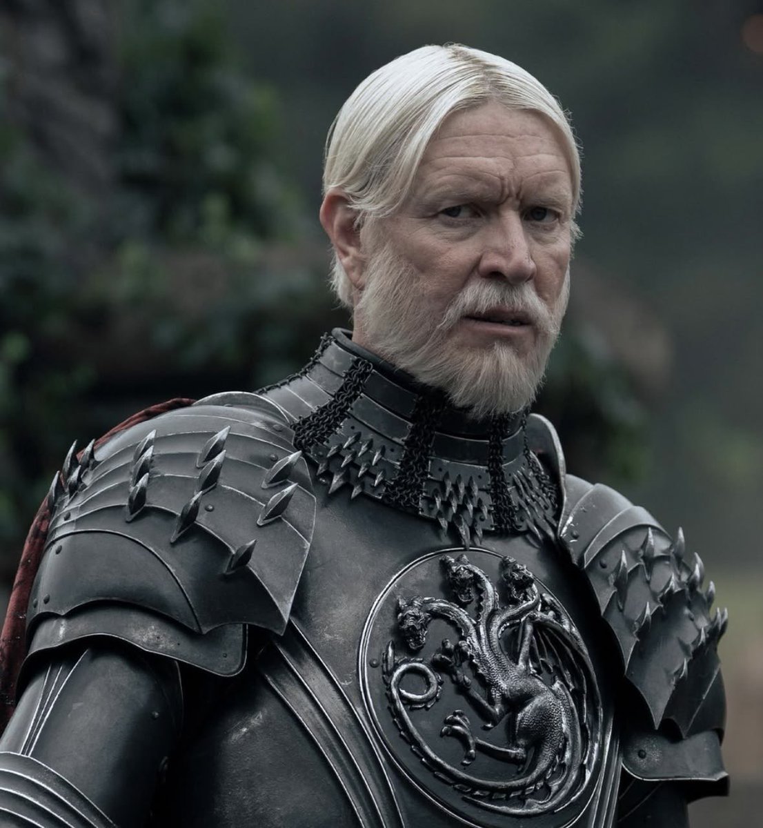 BARATHYEN's tweet photo. the only time i believed there was an actual silver haired targ on screen is when these three popped up cause their eyebrows actually match their hair!! https://t.co/CEU1JkQIWD