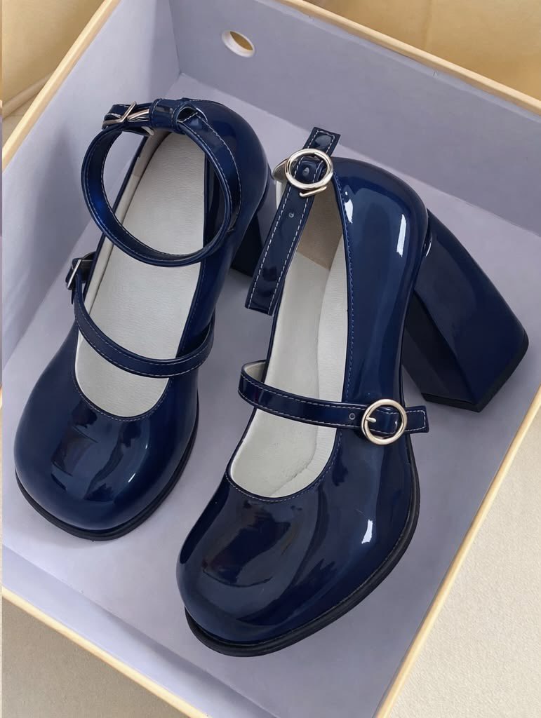 vogueamourr's tweet photo. Classic Dark Blue Mary Jane Block Heels https://t.co/akgj6qntaS