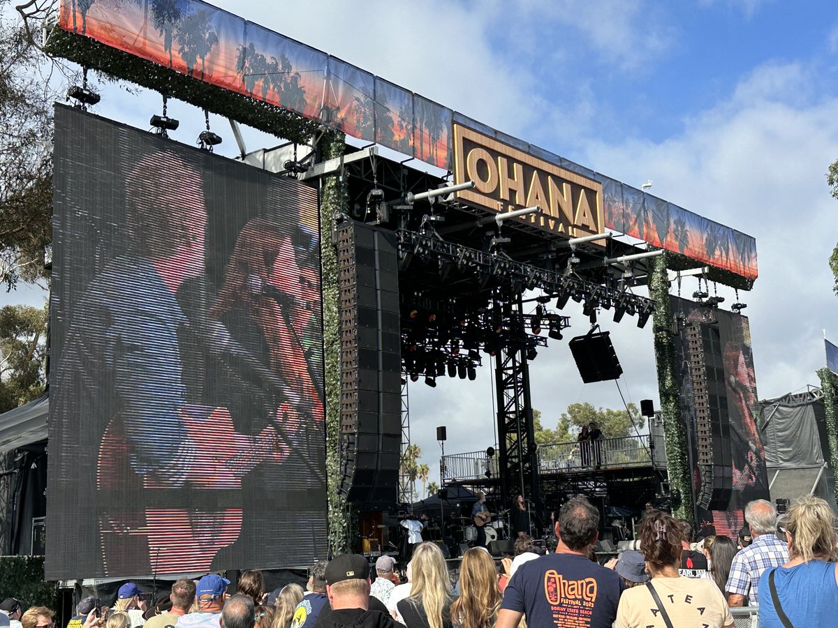 Pearl_Jam_Fam's tweet photo. We will miss Glen! @ohanafest 2023. https://t.co/Y0YcJnDYvN