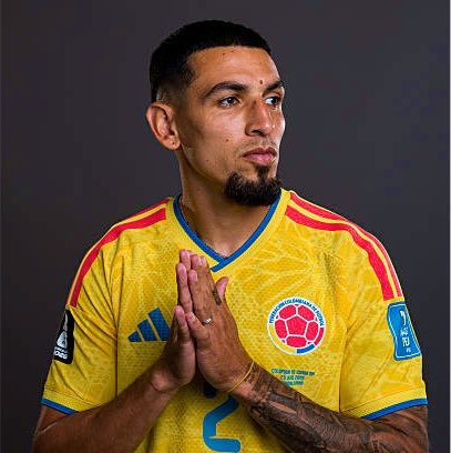 Mercado_Ingles's tweet photo. 🚨🇨🇴 𝗔𝗛𝗢𝗥𝗔 Chelsea considera fichar al lateral Colombiano, jugador del Crystal Palace, Daniel Muñoz (30). El club busca un lateral derecho con experiencia en la Premier League. Barcelona también lo monitorea. [Periodico Colombiano, El Universal] https://t.co/rXO1Yd9vi9