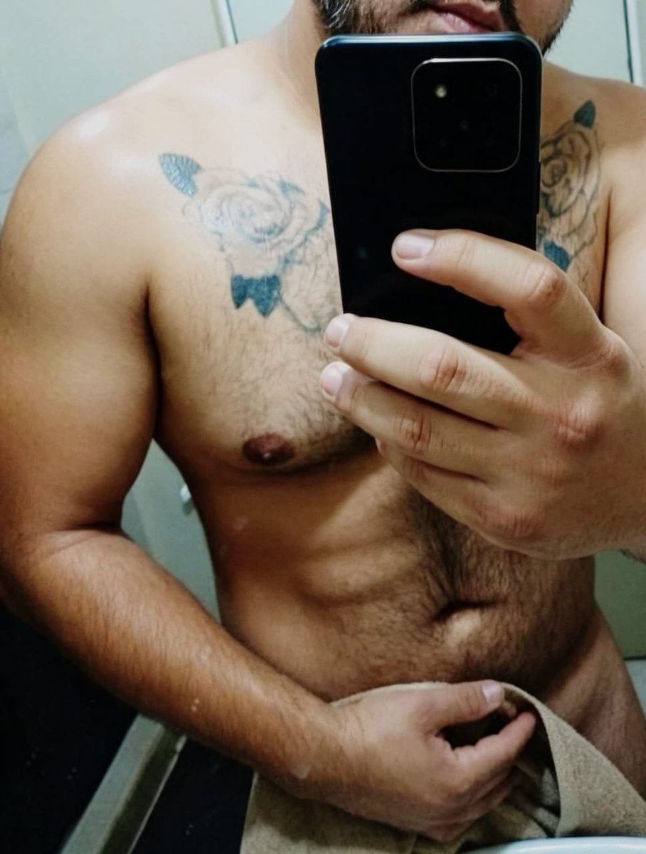 danlevifierrOff's tweet photo. Que tengas exelente dia , pero mas exelente seria que disfrutarás poco de mi contenido 😉

#badboy
#daddytrip 
#soloparati
#muscledaddy https://t.co/Ksku6awARs