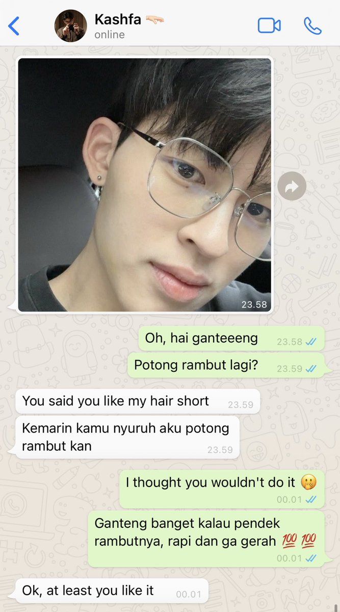thevoyvin's tweet photo. a #pondphuwin au from nerdcentil universe

they say kashfa is a cowok bingung. so why does namia stay with him? well, this is why. https://t.co/cnzli7fugh