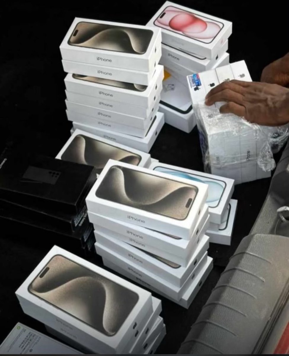 Call_me_Rex9's tweet photo. Gadgets Vendor, Sapele road Benin city 📌 

Payment on delivery within Benin city only. 

#mrbankz #gadgets #rexestoreexchange #tyladontcometonigeria 
#tyla https://t.co/yeQFqEBGvU