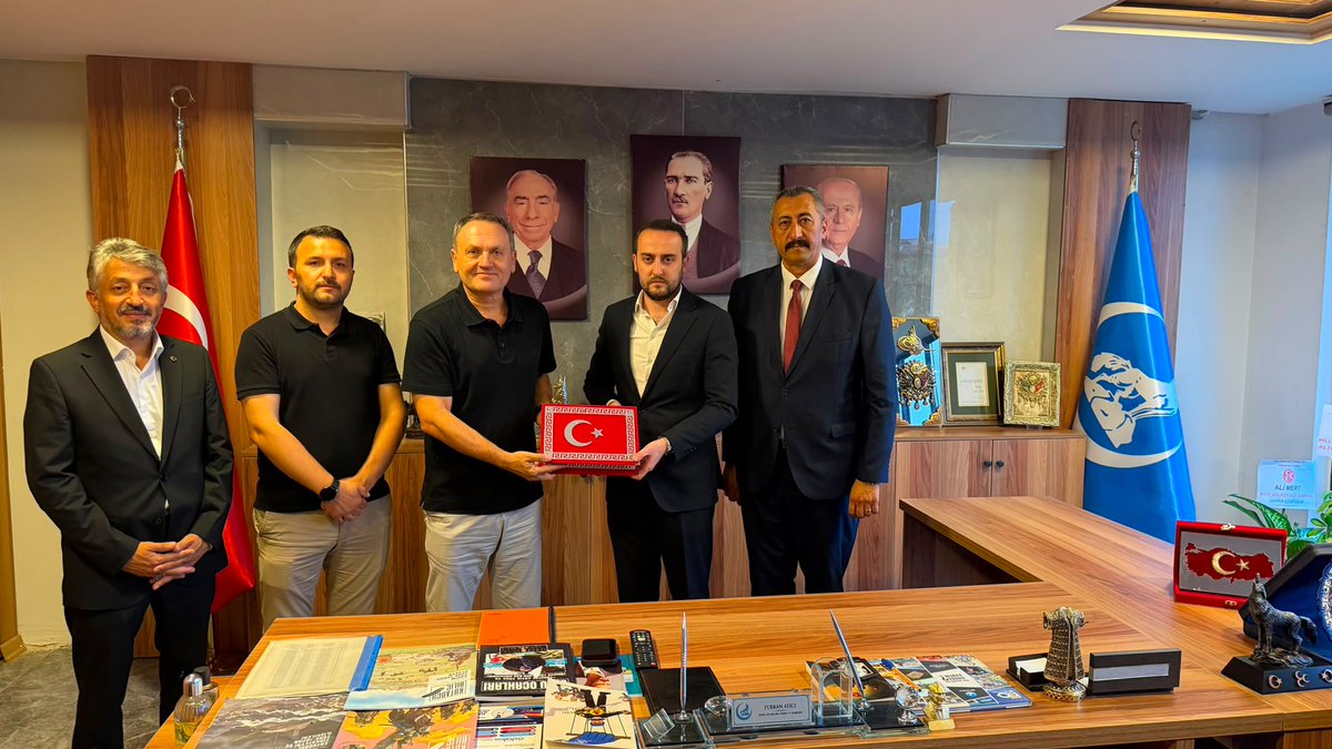 Orduilocak's tweet photo. Türk Sağlık-Sen Ordu Şube Başkanı Sayın Fatih Galender Zengin ve Yönetim Kurulu üyeleri, İl Başkanımız Sayın Furkan Atıcı'ya hayırlı olsun ziyaretinde bulunmuşlardır.
Gerçekleştirdikleri nazik ziyaret ve takdim ettikleri kıymetli hediye dolayısıyla kendilerine teşekkür ediyor, çalışmalarında üstün başarılar diliyoruz.