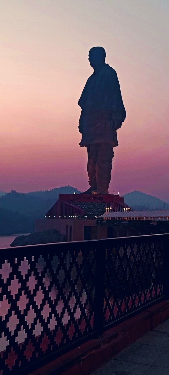 speakmymind90s's tweet photo. A symbol that needs no introduction. Together, we are stronger. 🇮🇳
Have you been here ?
#StatueOfUnity https://t.co/cSb7GzyEPh