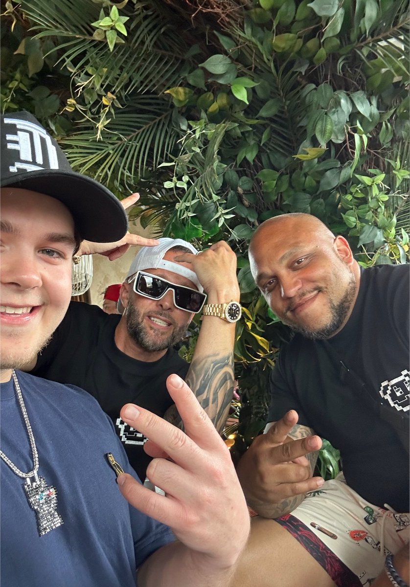Lowski's tweet photo. 🚨 SHIELD &amp; FRIENDS 🚨

Come hangout 🤙 https://t.co/CtGyttg0vy