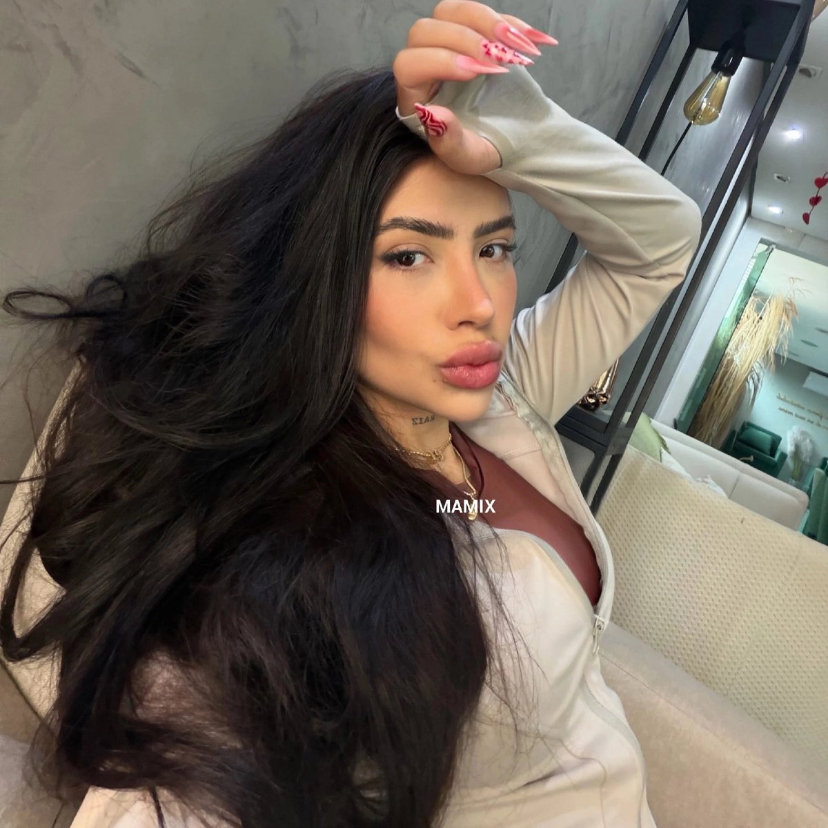 mamixofc's tweet photo. Boa tarde princesas 💅🏼 https://t.co/r9sKninLns
