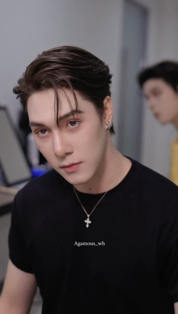aim7spt's tweet photo. โคตรหล่อ ชอบพี่เขามาก หล่อทุกอย่าง เครื่องหน้าเป๊ะ เป๊ะยันอินเนอร์ หล่อแบบศูนย์รวมจิตใจประชากรพี่หิรัญทั้งปวง ทำได้ไงงง โอร้ยยยย 😭😭😭😭🧎🏻‍♀️🧎🏻‍♀️🧎🏻‍♀️ https://t.co/96o2WtHR71