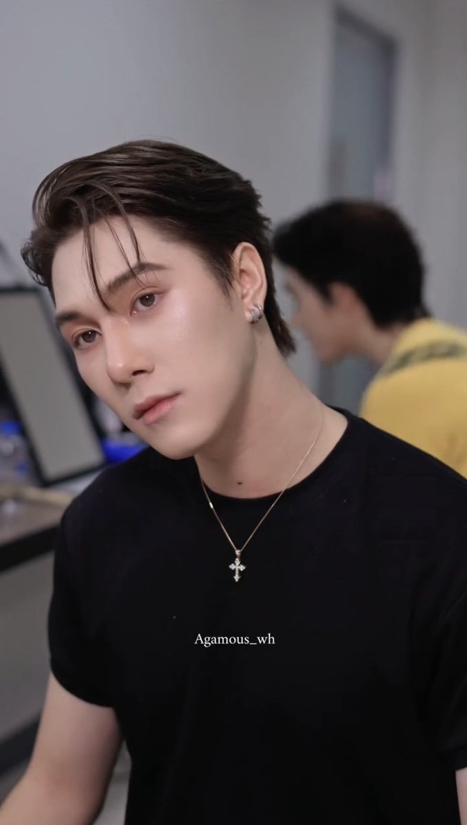 aim7spt's tweet photo. โคตรหล่อ ชอบพี่เขามาก หล่อทุกอย่าง เครื่องหน้าเป๊ะ เป๊ะยันอินเนอร์ หล่อแบบศูนย์รวมจิตใจประชากรพี่หิรัญทั้งปวง ทำได้ไงงง โอร้ยยยย 😭😭😭😭🧎🏻‍♀️🧎🏻‍♀️🧎🏻‍♀️ https://t.co/96o2WtHR71