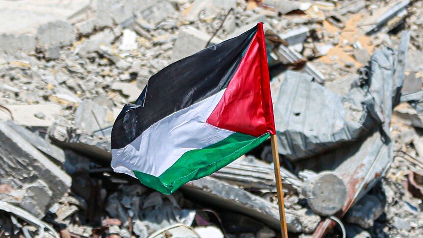 polletikaplus's tweet photo. #SonDakika | Mısır, Katar ve Türkiye'den Hamas'a 'silahsızlanma' baskısı.

🔸 Görüşmelere yakın yabancı bir kaynağın Kann News'e aktardığına göre; Mısır, Katar ve Türkiye, Hamas'a silahsızlanmayı da içeren ve son aşamaya gelen anlaşmayı imzalaması için baskı yapıyor.

🔸 Süreçte rol oynayan üç ülke arasında Hamas üzerinde en ağır baskıyı Mısır'ın kurduğu belirtildi.

🔸 Hamas'a iletilen mesajda, önlerinde "daha iyi bir alternatif bulunmadığı" vurgulandı.