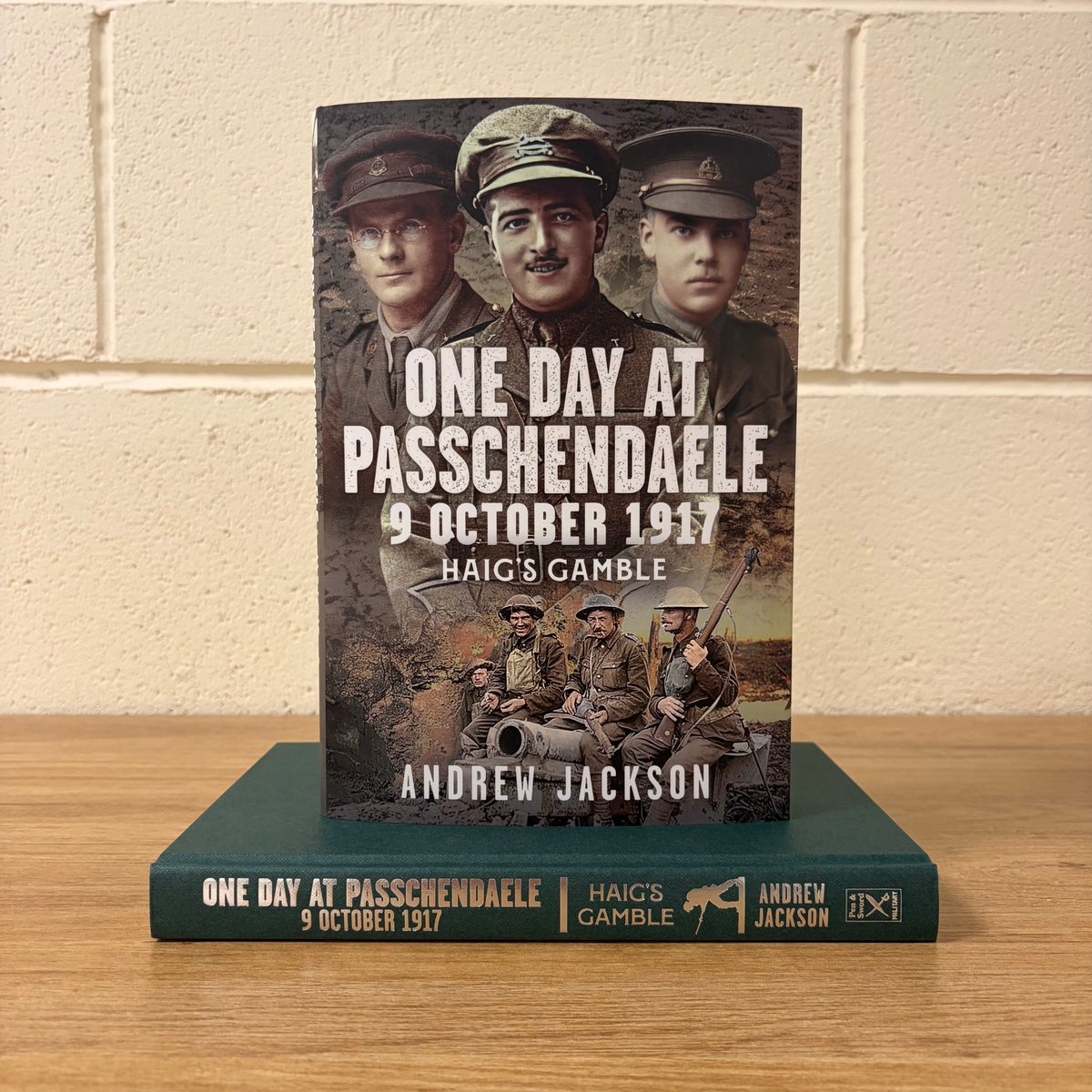 penswordbooks's tweet photo. #NewBook 📖 - One Day at Passchendaele, 9 October 1917

Focusing on the dramatic events below the Passchendaele ridge on 9 October 1917, the author has drawn on British, Australian and German sources to reconstruct the battle in unprecedented detail ✍🏻

🛒 https://t.co/aDG3kBmDNz https://t.co/qCCtBpPAad