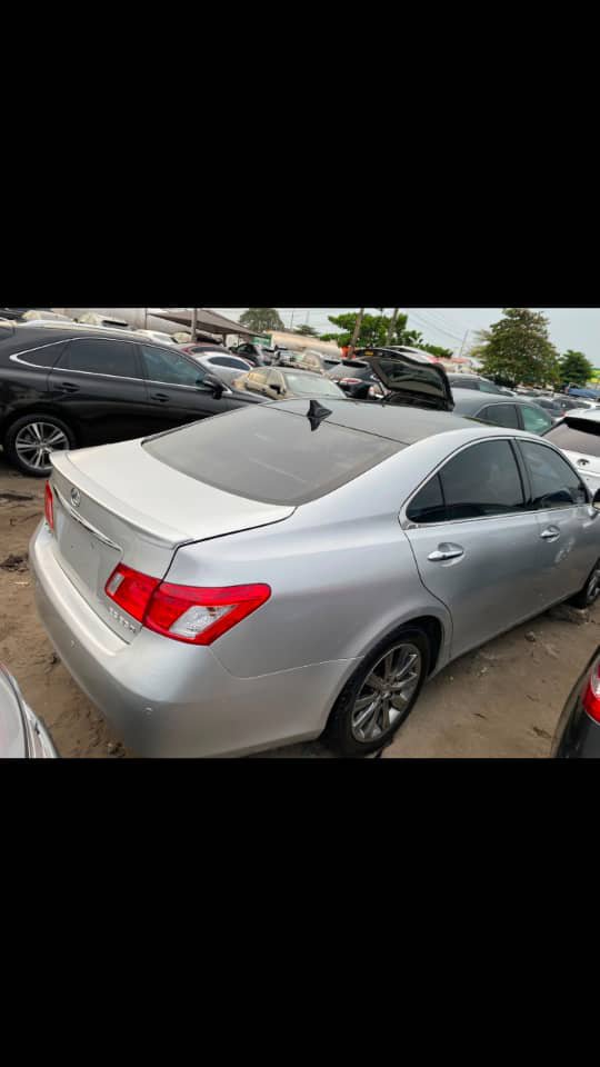 VirtueBoyy's tweet photo. I saw this car online, them write 2,500. I say God don finally remember me.
I carry my last strength go the location. Reach there, I inspect am like say I be mechanic… snap pictures, start am, engine dey purr like small kitten. I even drive am small, everything smooth....no shaking, no sound… na only me dey shake with joy.
My mind say make I no be wicked person, I add extra 500 join....complete 3k. I even dey feel like philanthropist of the year.
Na there the man clear throat…
He say, “boss, no mind that online price… this car na 6.5M.”
For that moment, my soul comot go take fresh air.
I check my pocket, check my life, check my ancestors… nothing balance.
I say “Oga, abeg return my 3k before I start to dey price myself join the car.”
Sha, I collect my money back
